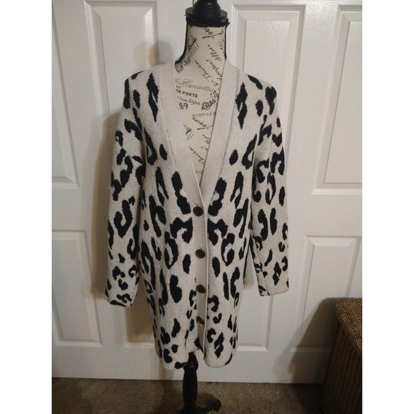 Something Navy leopard print button-up sweater cardigan Boho Cozy Animal - Picture 2 of 11